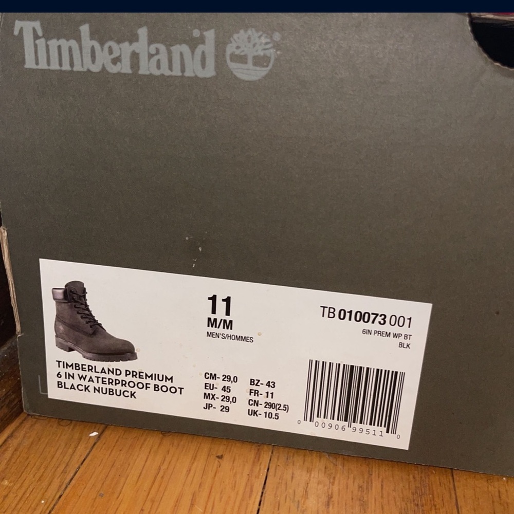 Black boots - Picture 2 of 2
